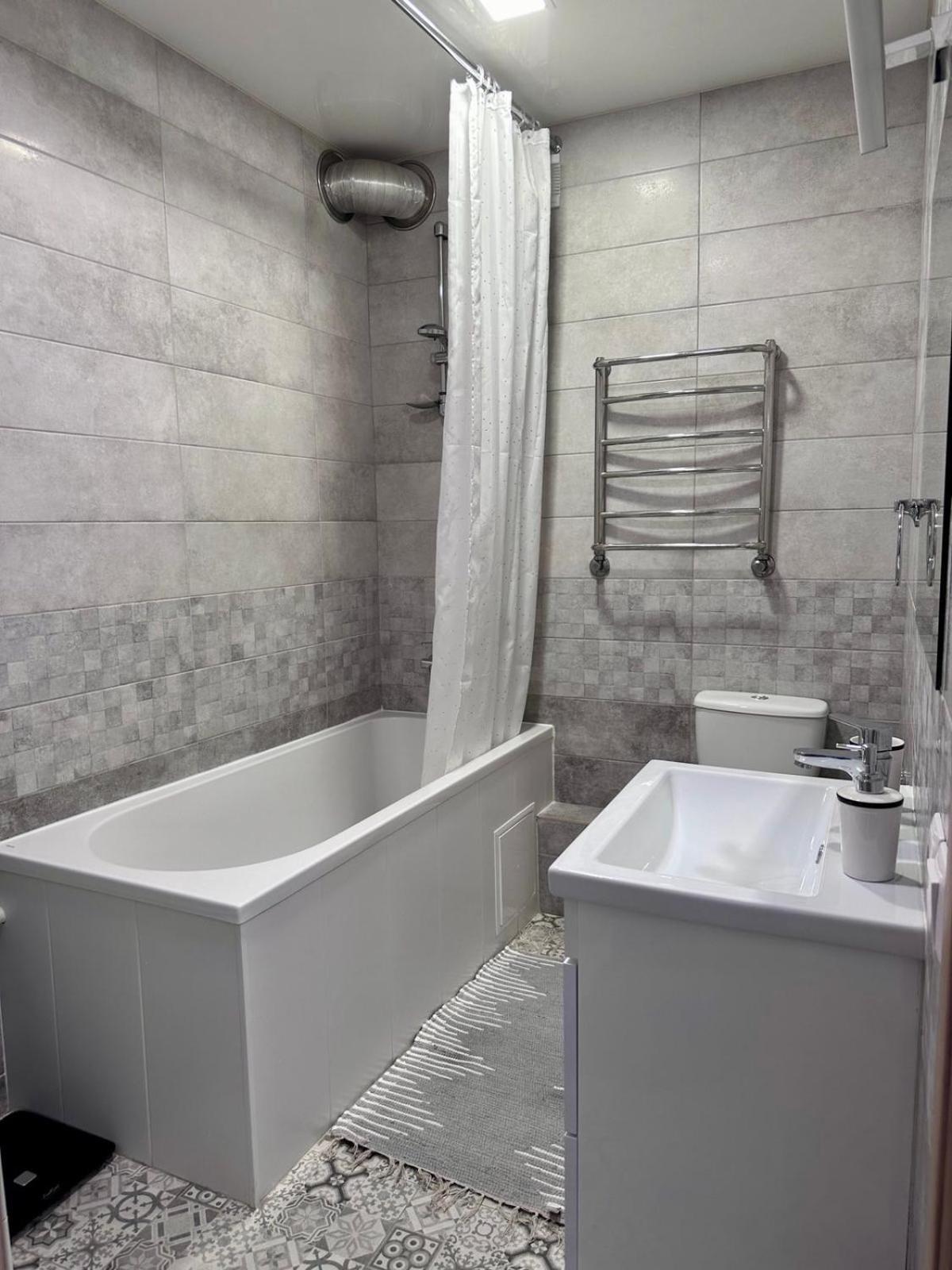 Sisters Apartment Shevchenko Tsjernihiv Eksteriør bilde
